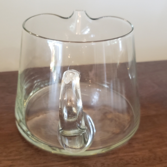 Beautiful Glass Pitcher - Picture 2 of 9